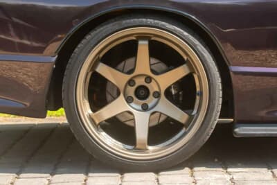 4万1340ポンド（邦貨換算約800万円）で落札された日産「スカイラインGT-R（BCNR33）」（C）Bonhams