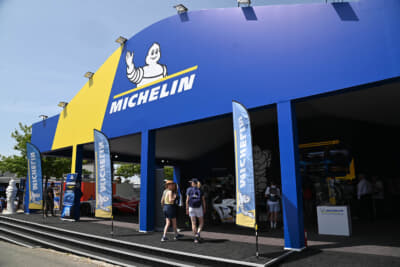 ミシュランを愛車に装着していますが、私の目的はこの中にあるビブグルマングッズのお店です。残念ながら欲しいものはありませんでした