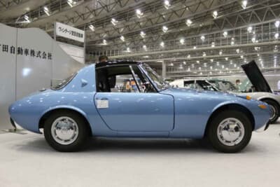 トヨタ スポーツ 800:稀少な最終型で、流麗なボディはレストア済み