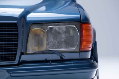 メルセデス・ベンツ「500SEL 5.0 AMG ブルーベリー」（C）Courtesy of RM Sotheby's