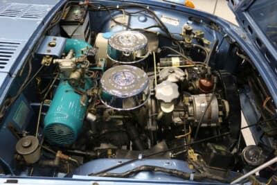 トヨタ スポーツ 800:空冷水平対向2気筒OHVを搭載しており、パタパタとよく走る