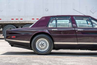 価格応談にて継続販売のアストンマーティン「ラゴンダ」（C）Courtesy of RM Sotheby's