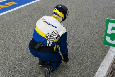 ミシュランの方のレーシングスーツが可愛い