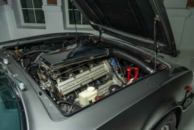 28万625ユーロ（邦貨換算約4620万円）で落札されたアストンマーティン「V8 ヴァンテージ オスカー・インディア」（C）Courtesy of RM Sotheby's