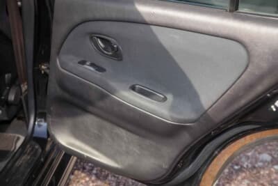 1万8020ポンド（邦貨換算約348万円）で落札された三菱「ランサーエボリューションV」（C）Bonhams