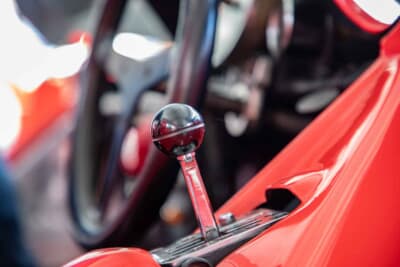 アバルト 3000SP：素早いギアチェンジを可能とするべく、ショートストロークシフトを採用