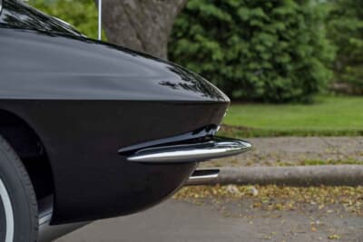 13万7500ドル（邦貨換算約1990万円）で落札されたシボレー「コルベット C2スプリットウインドウ」（C）Courtesy of RM Sotheby's