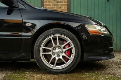 2万5000ポンド(約430万円〜487万円)で現在も販売中の三菱「ランサーエボリューション ワゴンGT」(C)Bonhams