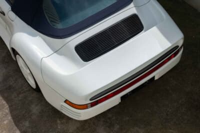 129万8750ユーロ（邦貨換算約2億1000万円）で落札されたポルシェ「959スピードスター」（C）Courtesy of RM Sotheby's