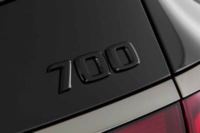 メルセデスAMG E53 HYBRID 4MATIC+ワゴン：ブラバスリアエンブレム