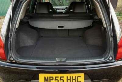 2万5000ポンド(約430万円〜487万円)で現在も販売中の三菱「ランサーエボリューション ワゴンGT」(C)Bonhams