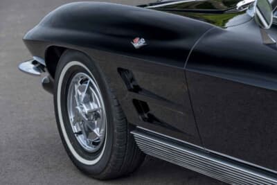 13万7500ドル（邦貨換算約1990万円）で落札されたシボレー「コルベット C2スプリットウインドウ」（C）Courtesy of RM Sotheby's