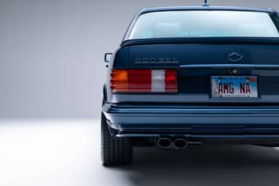 メルセデス・ベンツ「500SEL 5.0 AMG ブルーベリー」（C）Courtesy of RM Sotheby's