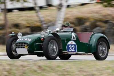 2日目の見どころはガトーキングダム小海の敷地内道路を占有して行われるヒルクライム競技、各車快音をなびかせてコースを駆け上がる