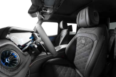 ブラバス XL 800：上質なレザー「スレートグレー」に「ダブルキューブ」キルティングを施したシート