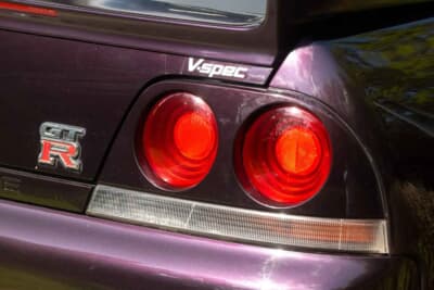 4万1340ポンド（邦貨換算約800万円）で落札された日産「スカイラインGT-R（BCNR33）」（C）Bonhams