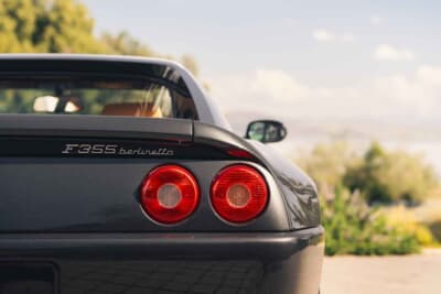 16万6750ユーロ（邦貨換算約2740万円）で落札されたフェラーリ「F355」（C）Courtesy of RM Sotheby's