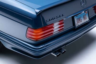 メルセデス・ベンツ「500SEL 5.0 AMG ブルーベリー」（C）Courtesy of RM Sotheby's