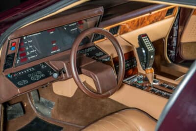 価格応談にて継続販売のアストンマーティン「ラゴンダ」（C）Courtesy of RM Sotheby's