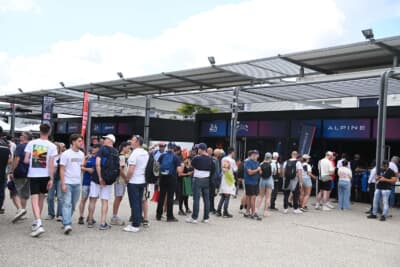 とくに土曜日と日曜日は大行列になるショップ。一瞬空いているときもあるので見逃さずに撮影