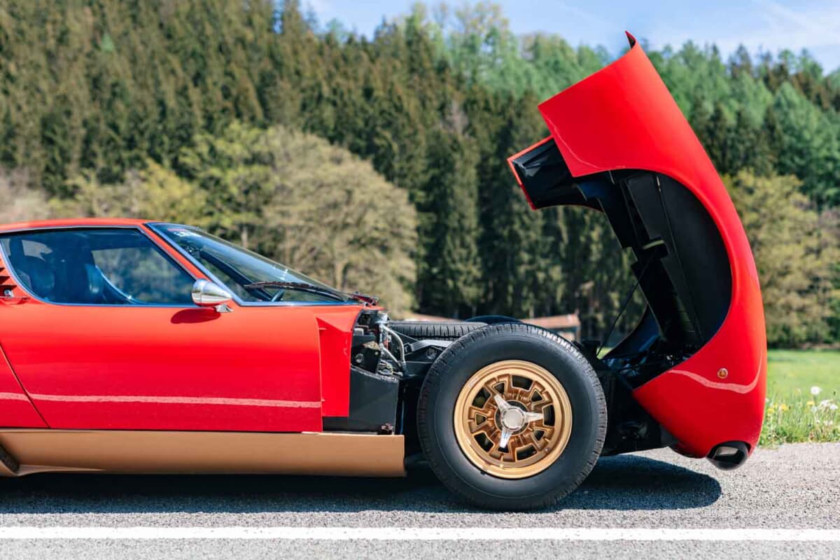 394万2500ユーロ（邦貨換算約6億6400万円）で落札されたランボルギーニ「ミウラSV」（C）Courtesy of RM Sotheby's