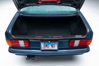 メルセデス・ベンツ「500SEL 5.0 AMG ブルーベリー」（C）Courtesy of RM Sotheby's