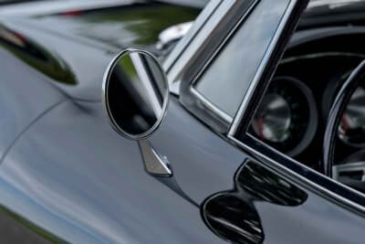 13万7500ドル（邦貨換算約1990万円）で落札されたシボレー「コルベット C2スプリットウインドウ」（C）Courtesy of RM Sotheby's