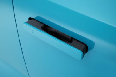 日産 リーフ：空力性能を高めるために格納式フラッシュドアハンドルを採用