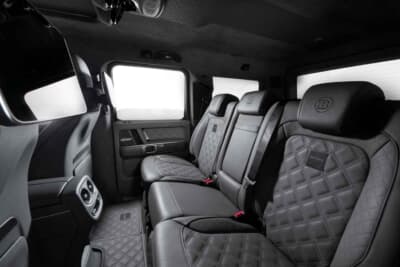 ブラバス XL 800：リアシートもキルティングが施されている