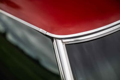 6万500ドル（邦貨換算約890万円）で落札されたシボレー「コルベット LT-1」（C）Courtesy of RM Sotheby's