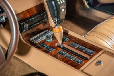 価格応談にて継続販売のアストンマーティン「ラゴンダ」（C）Courtesy of RM Sotheby's