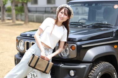 スズキ ジムニー ノマド：小物キットは手提げ付きのカバンに変身もできる優れもの！