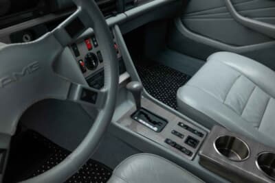 メルセデス・ベンツ「500SEL 5.0 AMG ブルーベリー」（C）Courtesy of RM Sotheby's