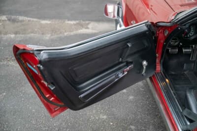 6万500ドル（邦貨換算約890万円）で落札されたシボレー「コルベット LT-1」（C）Courtesy of RM Sotheby's