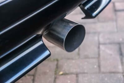 1万5000ポンド〜1万8000ポンド（邦貨換算約約296万円～355万円）で現在も販売中の「ギャランVR-4」（C）Bonhams