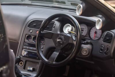 4万1340ポンド（邦貨換算約800万円）で落札された日産「スカイラインGT-R（BCNR33）」（C）Bonhams