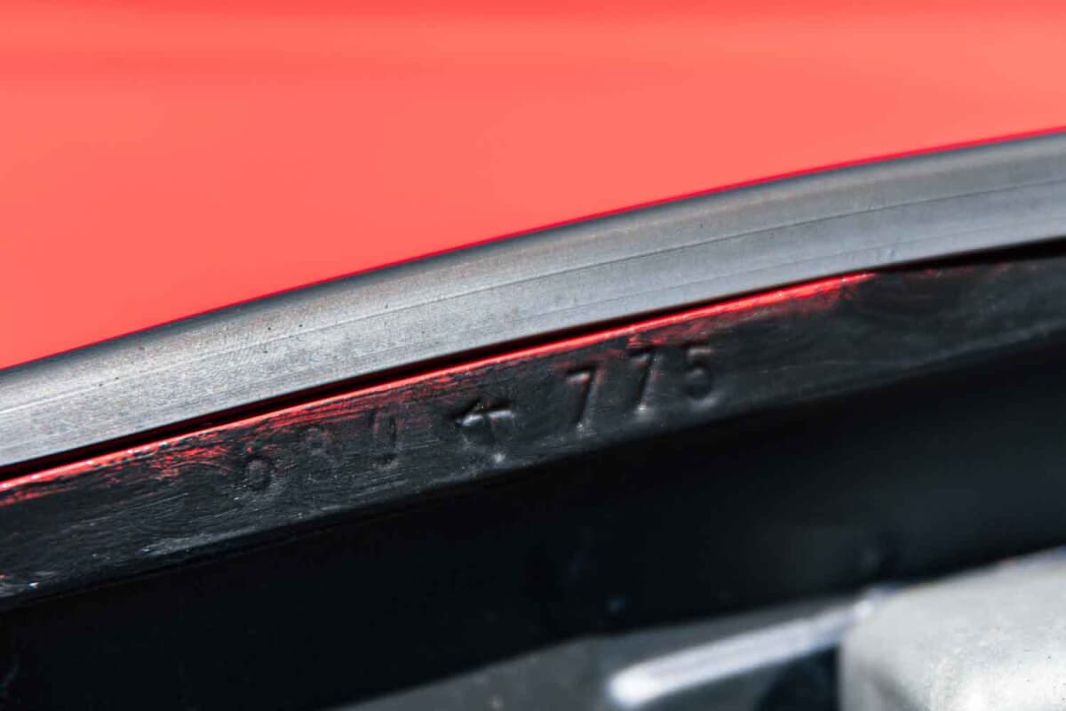 394万2500ユーロ（邦貨換算約6億6400万円）で落札されたランボルギーニ「ミウラSV」（C）Courtesy of RM Sotheby's