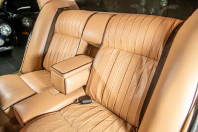 価格応談にて継続販売のアストンマーティン「ラゴンダ」（C）Courtesy of RM Sotheby's