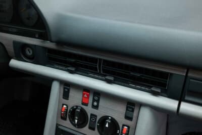 メルセデス・ベンツ「500SEL 5.0 AMG ブルーベリー」（C）Courtesy of RM Sotheby's