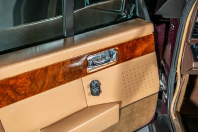 価格応談にて継続販売のアストンマーティン「ラゴンダ」（C）Courtesy of RM Sotheby's