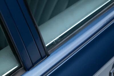 メルセデス・ベンツ「500SEL 5.0 AMG ブルーベリー」（C）Courtesy of RM Sotheby's