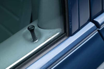 メルセデス・ベンツ「500SEL 5.0 AMG ブルーベリー」（C）Courtesy of RM Sotheby's