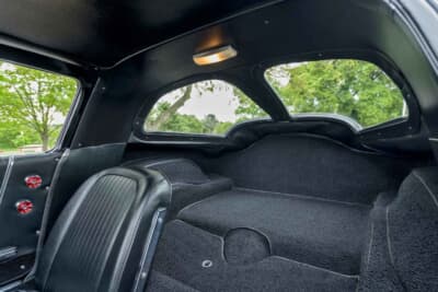 13万7500ドル（邦貨換算約1990万円）で落札されたシボレー「コルベット C2スプリットウインドウ」（C）Courtesy of RM Sotheby's