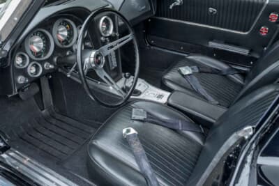 13万7500ドル（邦貨換算約1990万円）で落札されたシボレー「コルベット C2スプリットウインドウ」（C）Courtesy of RM Sotheby's
