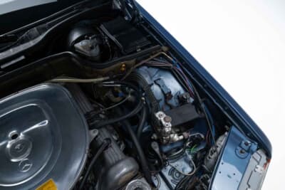 メルセデス・ベンツ「500SEL 5.0 AMG ブルーベリー」（C）Courtesy of RM Sotheby's