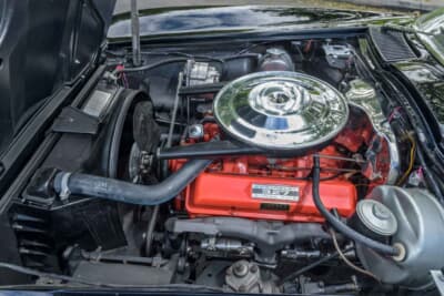 13万7500ドル（邦貨換算約1990万円）で落札されたシボレー「コルベット C2スプリットウインドウ」（C）Courtesy of RM Sotheby's