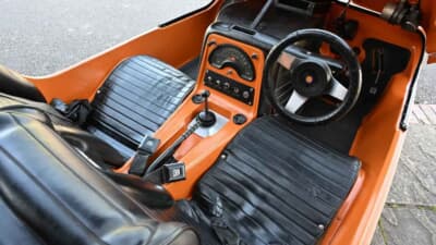 オークション終了後に落札された「ボンド・バグ700ES」（C）iconicauctioneers