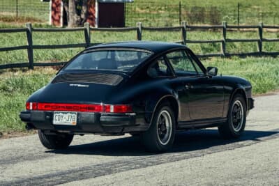 9万6800ドル（邦貨換算約1430万円）で落札されたポルシェ「911SC」（C）Courtesy of RM Sotheby's