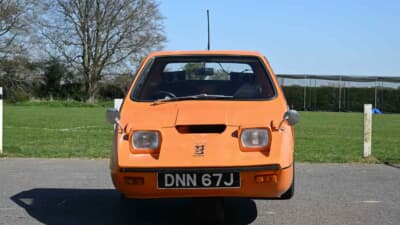 オークション終了後に落札された「ボンド・バグ700ES」（C）iconicauctioneers