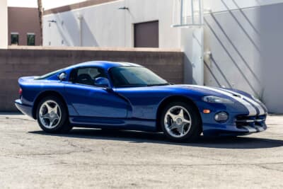 9万ドル〜11万ドル（約1330万〜1625万円）で現在も販売中のダッヂ「バイパーGTS」（C）Courtesy of RM Sotheby's